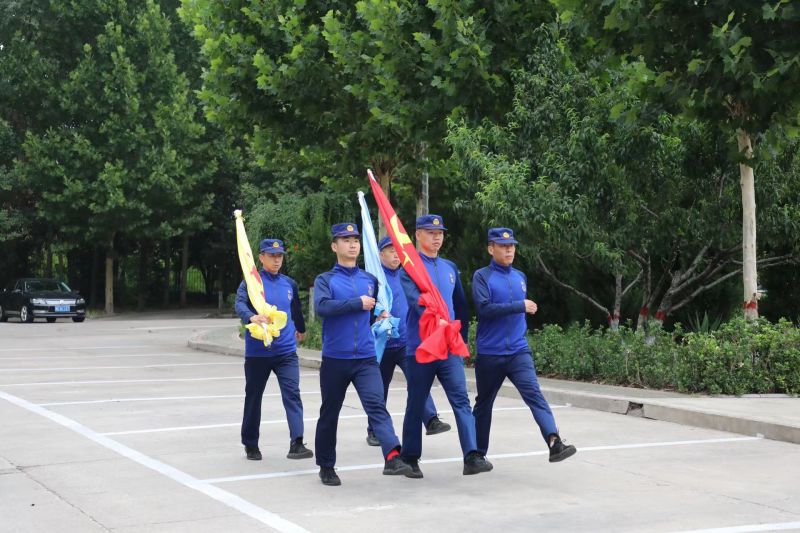 隆沉进行留想建党103周年升旗典礼