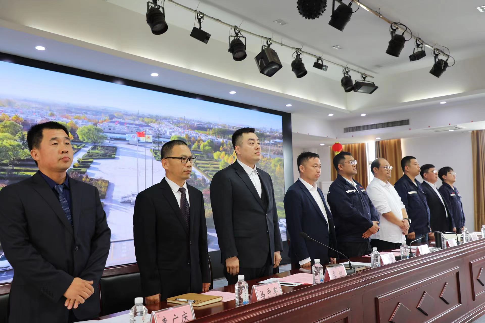 “五一劳动前锋”赞美大会